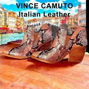 ❤️ EUC ❤️ Vince Camuto Purple/Black Snakeskin Leather Ankle Boot Women's Size 8